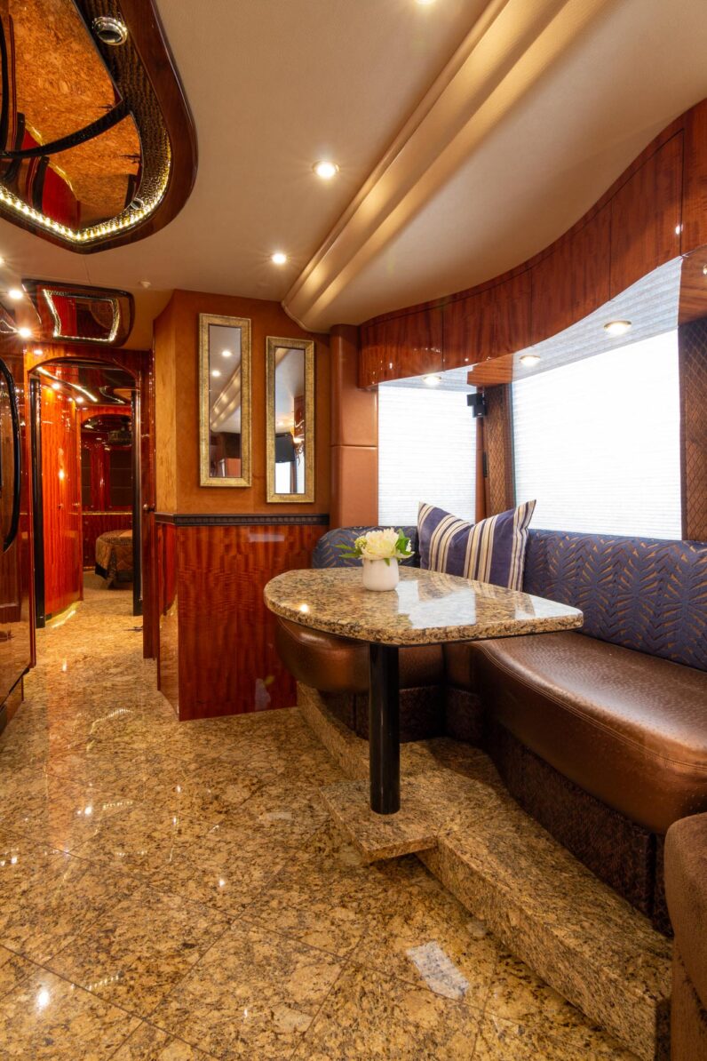 2014 Prevost Millennium H3-45 Quad Slide