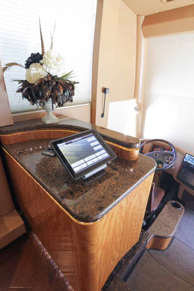 2013 Prevost Millennium H3-45 Double Slide