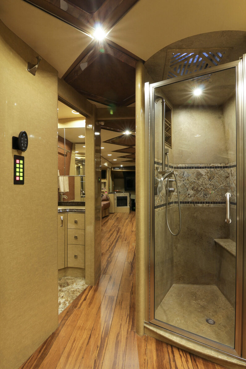 2008 Prevost Marathon H3-45 Quad Slide