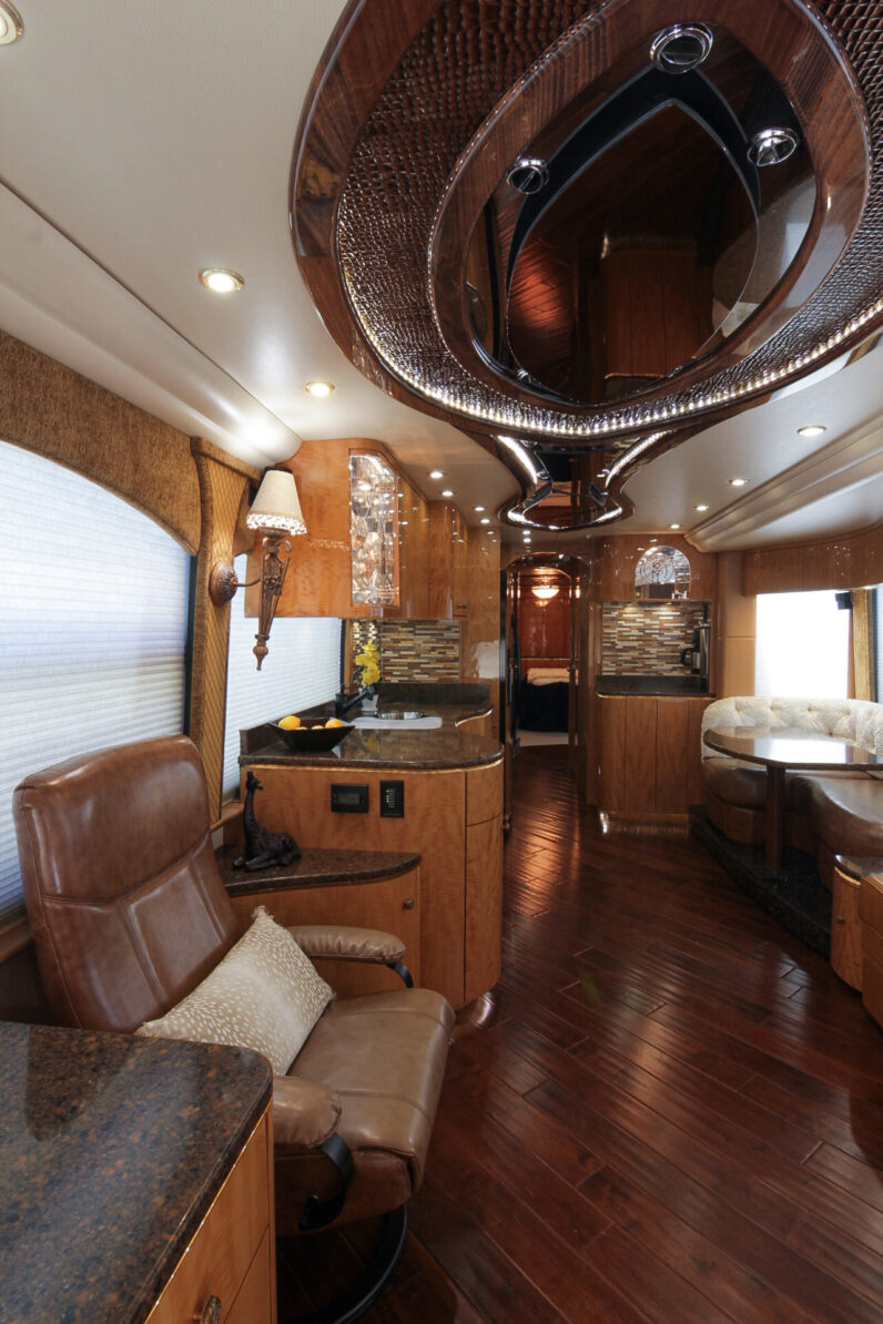 2013 Prevost Millennium H3-45 Double Slide