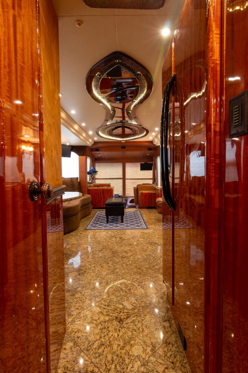 2014 Prevost Millennium H3-45 Quad Slide