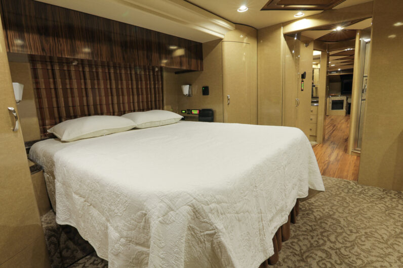 2008 Prevost Marathon H3-45 Quad Slide