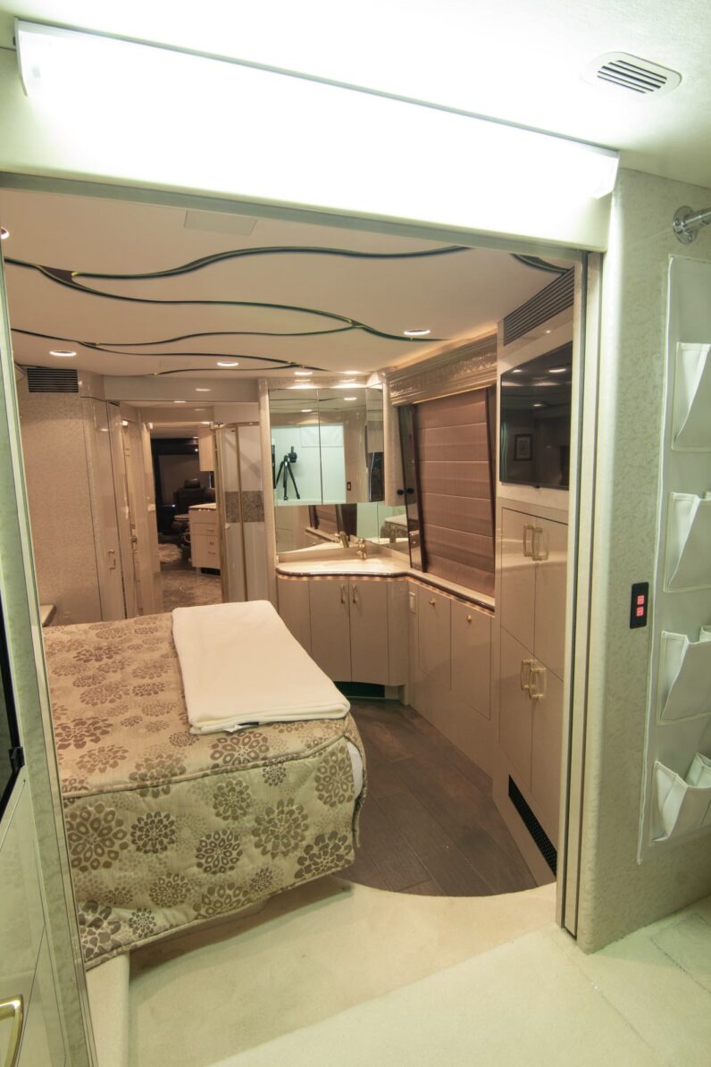 2007 Prevost Marathon XLV2 Double Slide
