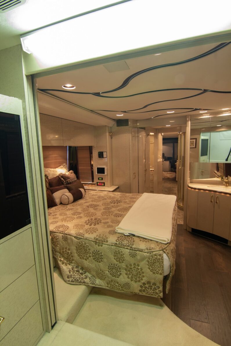 2007 Prevost Marathon XLV2 Double Slide
