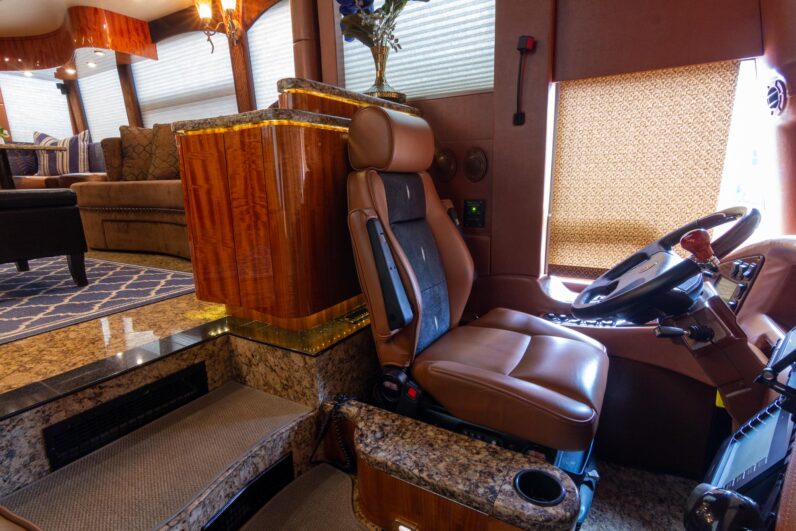 2014 Prevost Millennium H3-45 Quad Slide