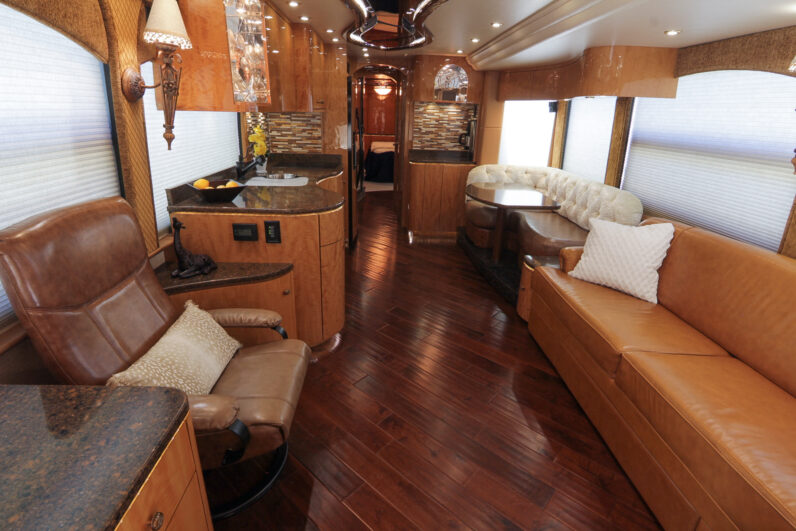 2013 Prevost Millennium H3-45 Double Slide