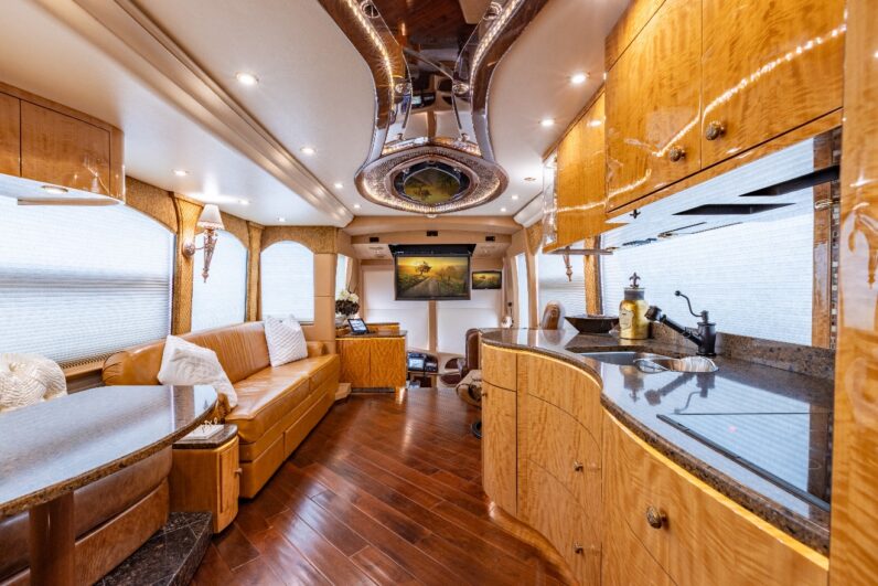 2013 Prevost Millennium H3-45 Double Slide