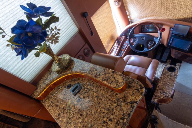 2014 Prevost Millennium H3-45 Quad Slide