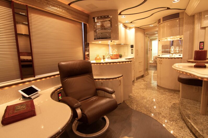 2007 Prevost Marathon XLV2 Double Slide