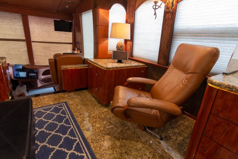 2014 Prevost Millennium H3-45 Quad Slide