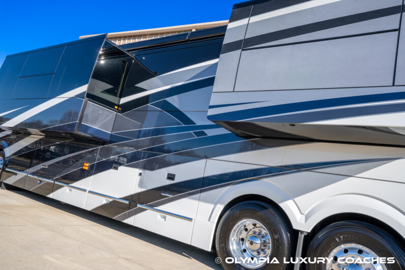 2022 Emerald H3-45 – Double Slide