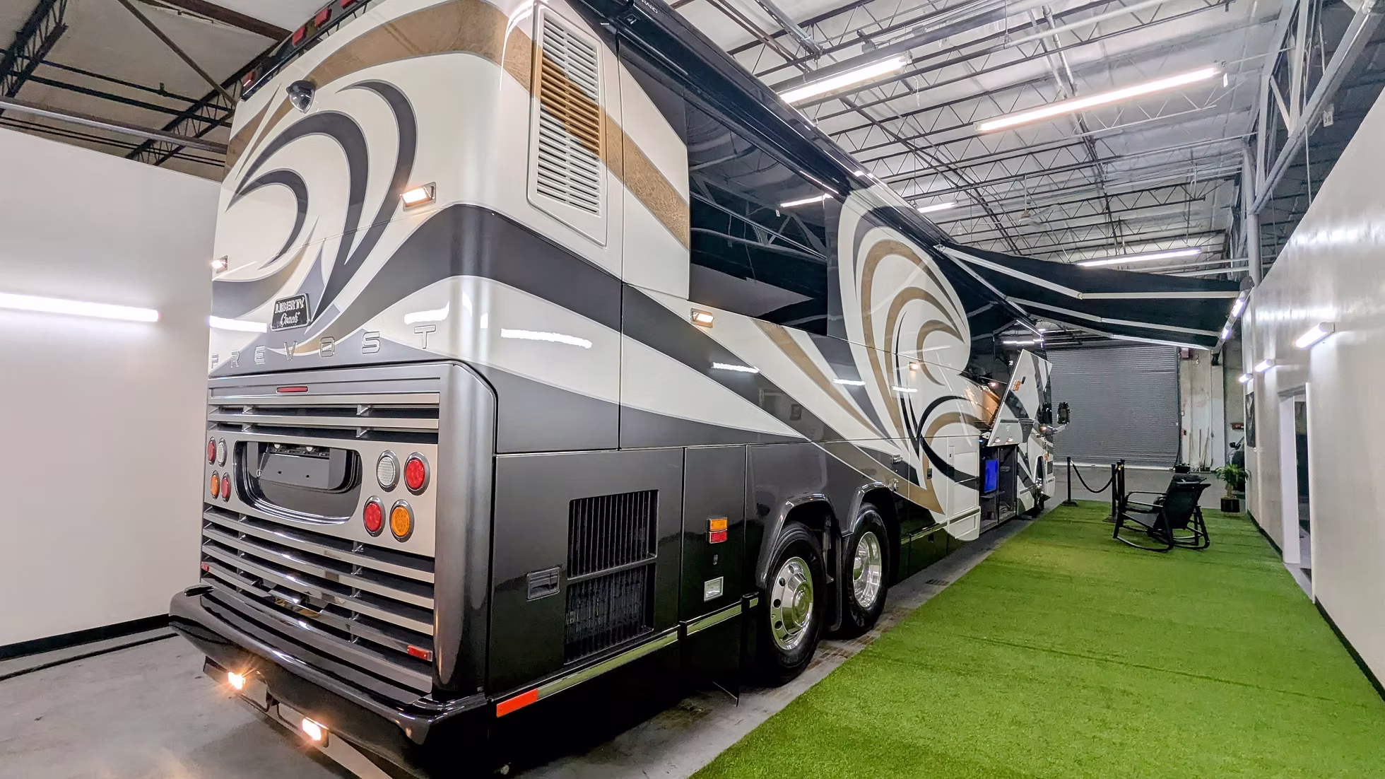 2006 Liberty H3-45 – Double Slide