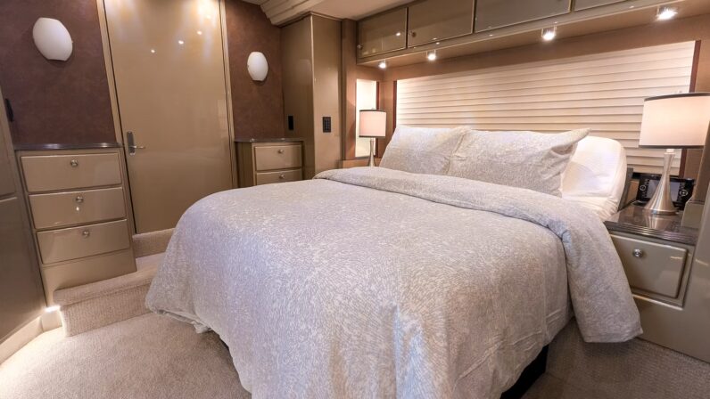 2005 Country Coach XLII – Double Slide
