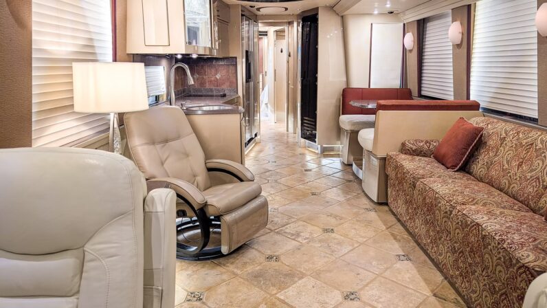 2005 Country Coach XLII – Double Slide