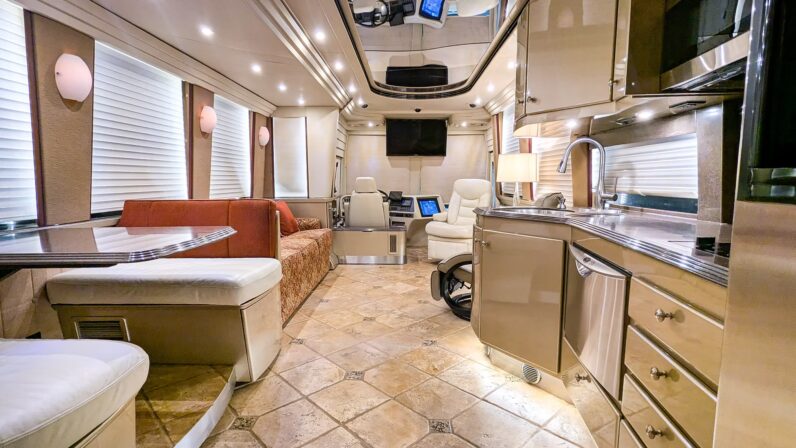 2005 Country Coach XLII – Double Slide