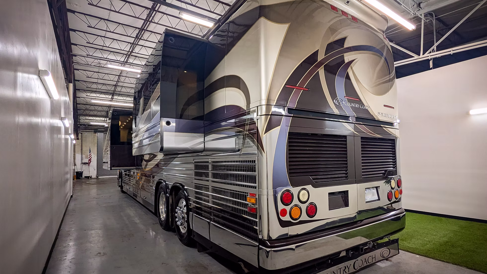 2005 Country Coach XLII – Double Slide