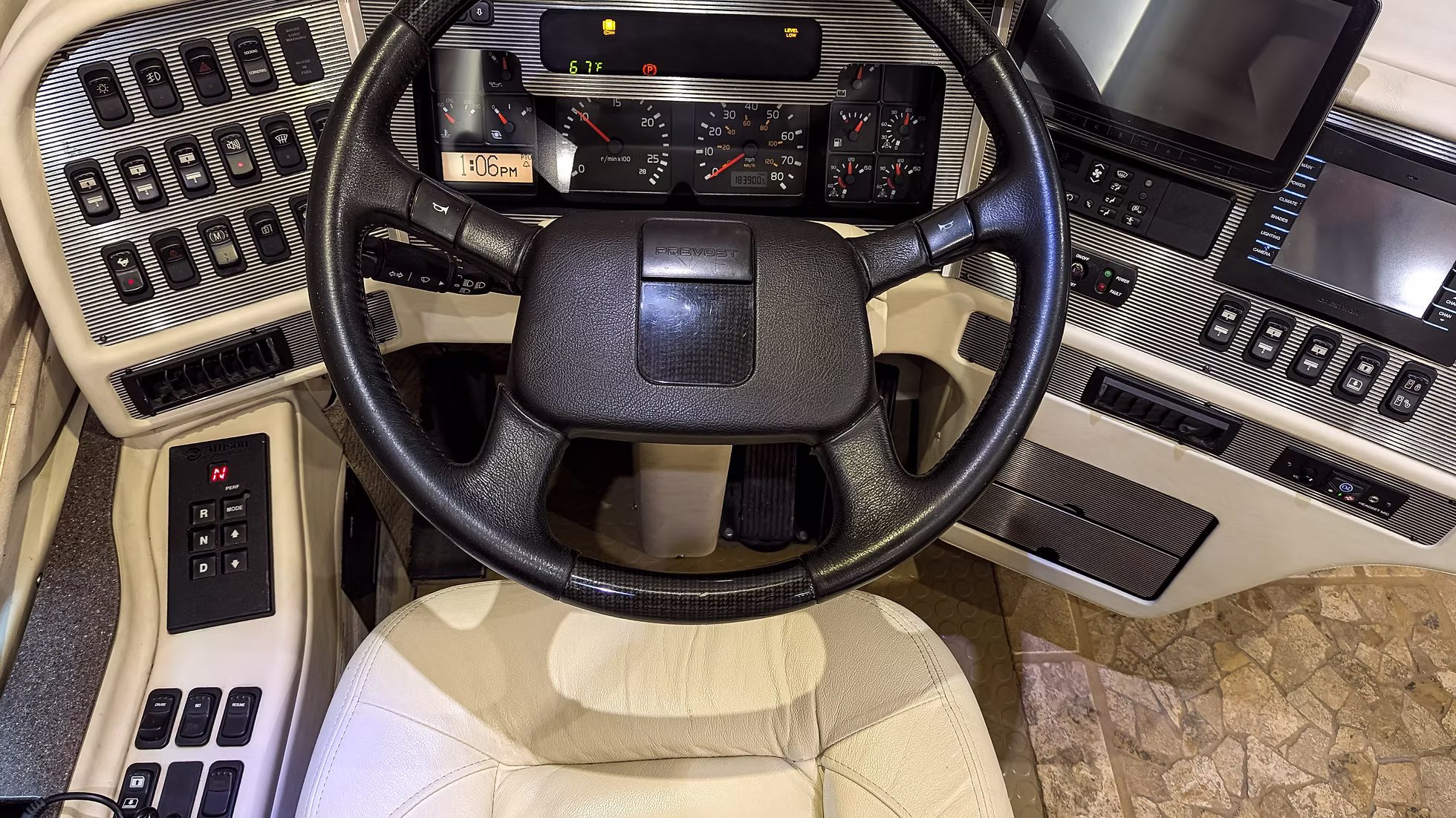 2005 Country Coach XLII – Double Slide