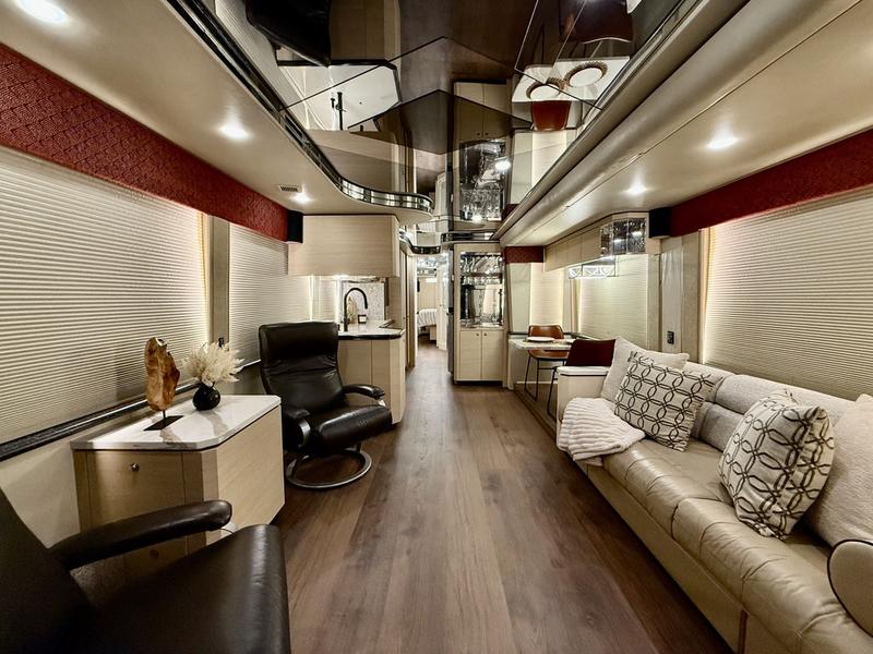 2002 Featherlite H3-45 – Double Slide