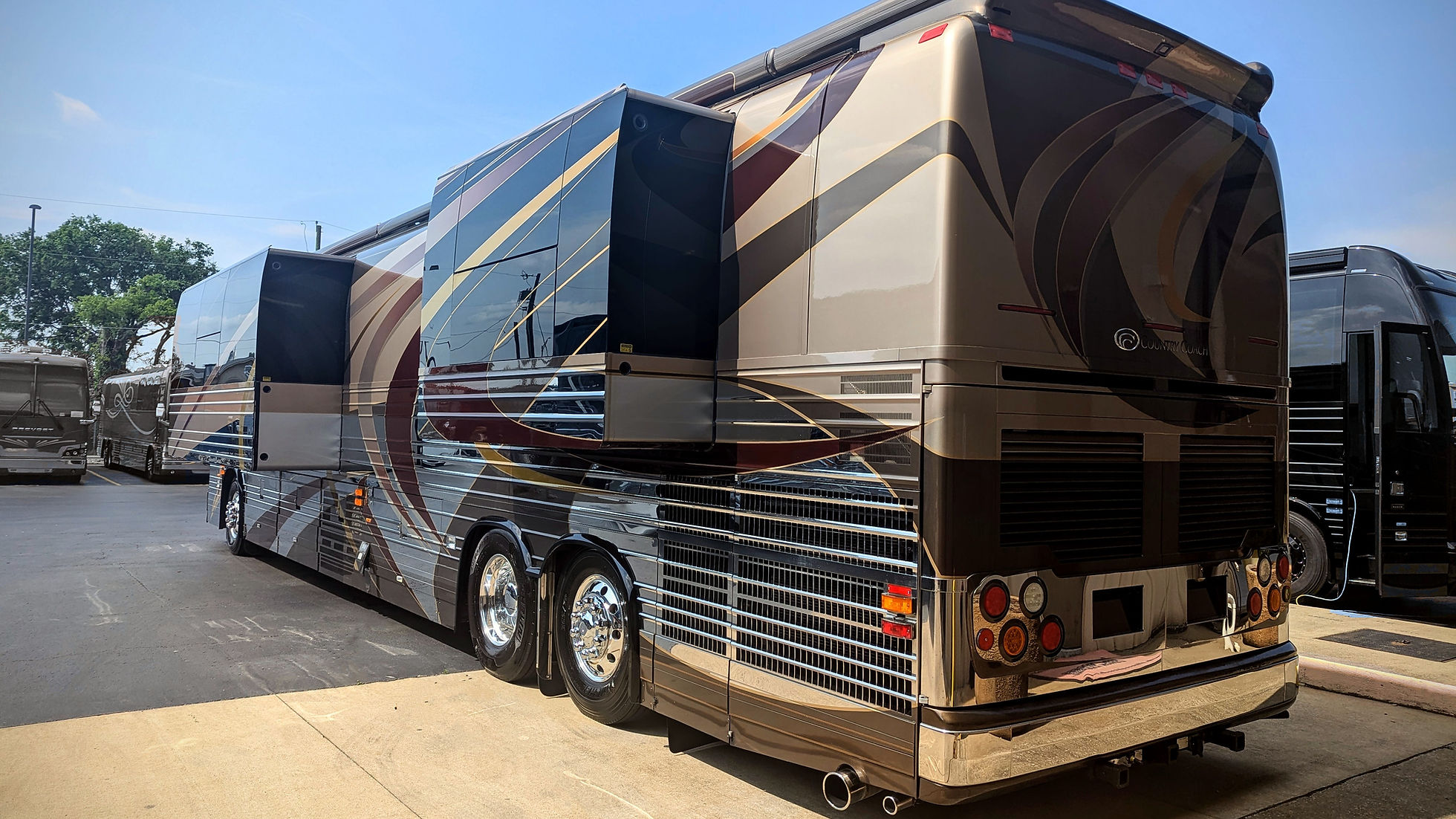 2005 Country Coach XLII – Double Slide