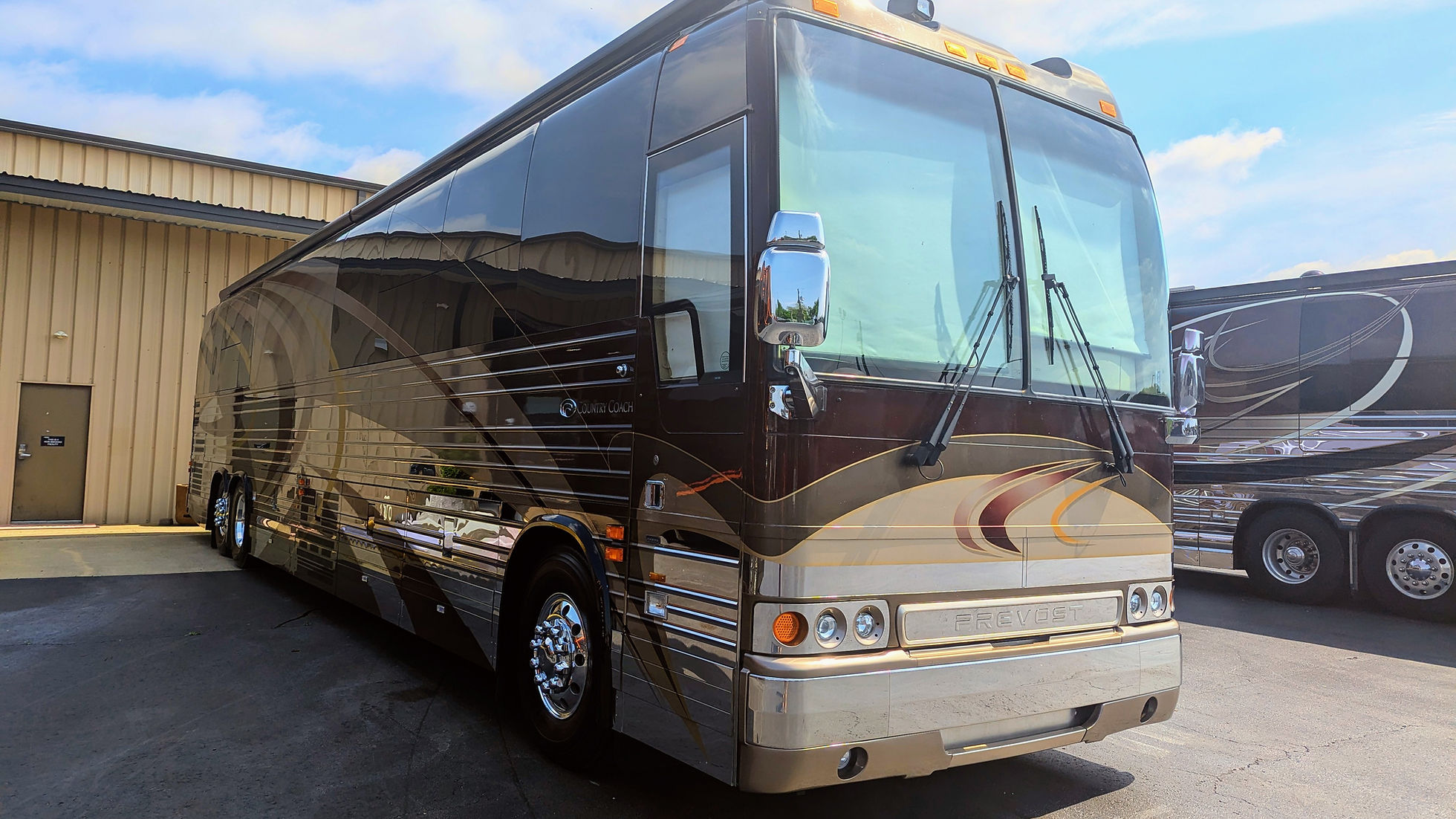 2005 Country Coach XLII – Double Slide