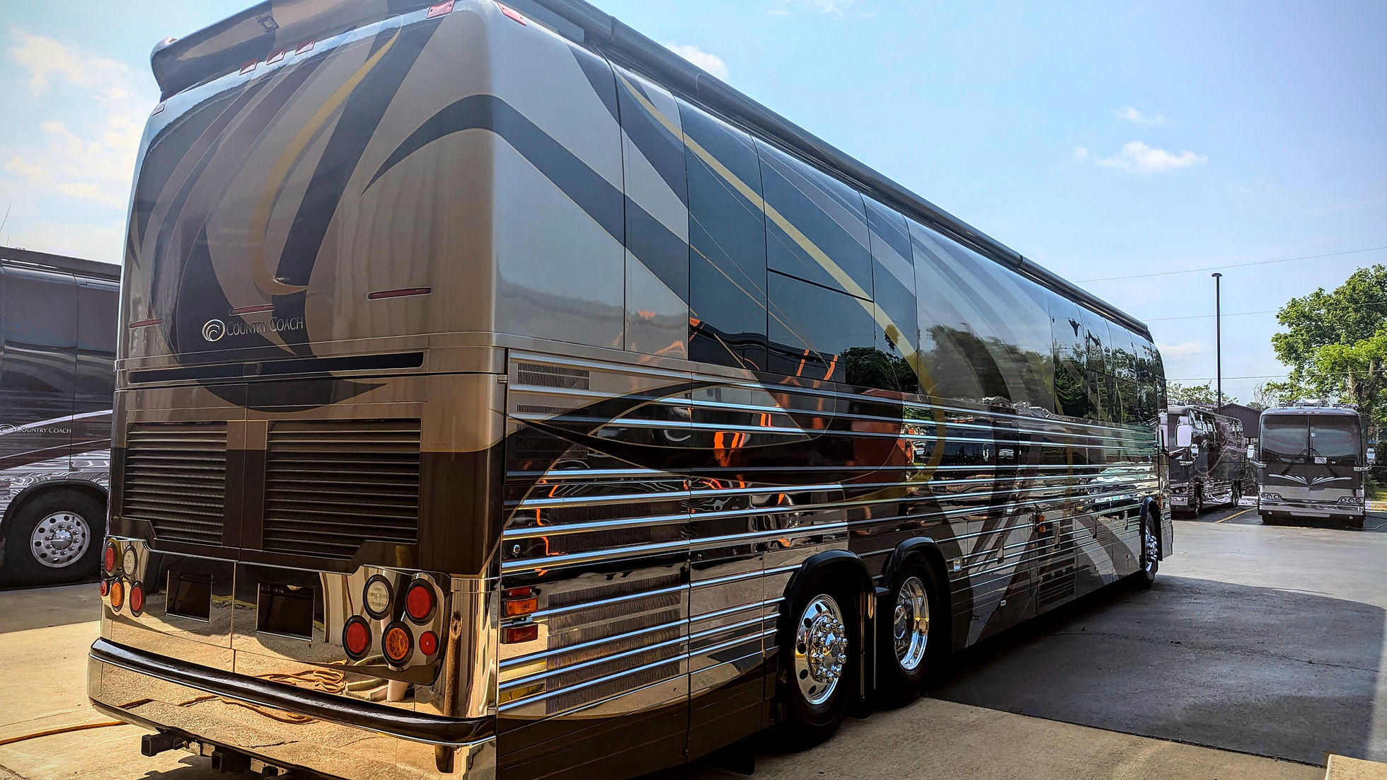 2005 Country Coach XLII – Double Slide
