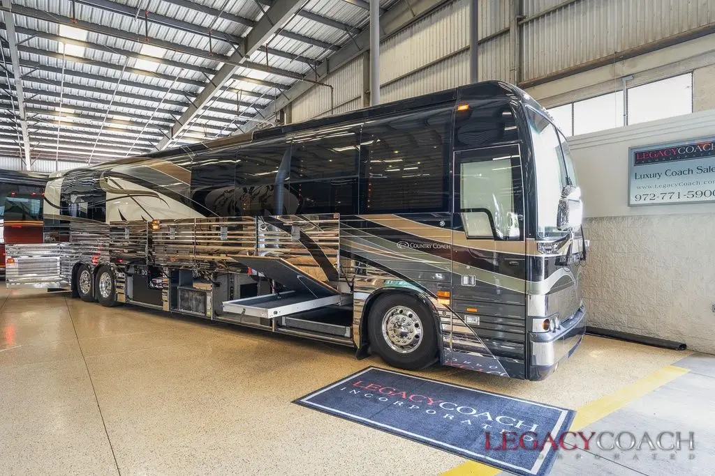 2008 Country Coach XLII – Double Slide