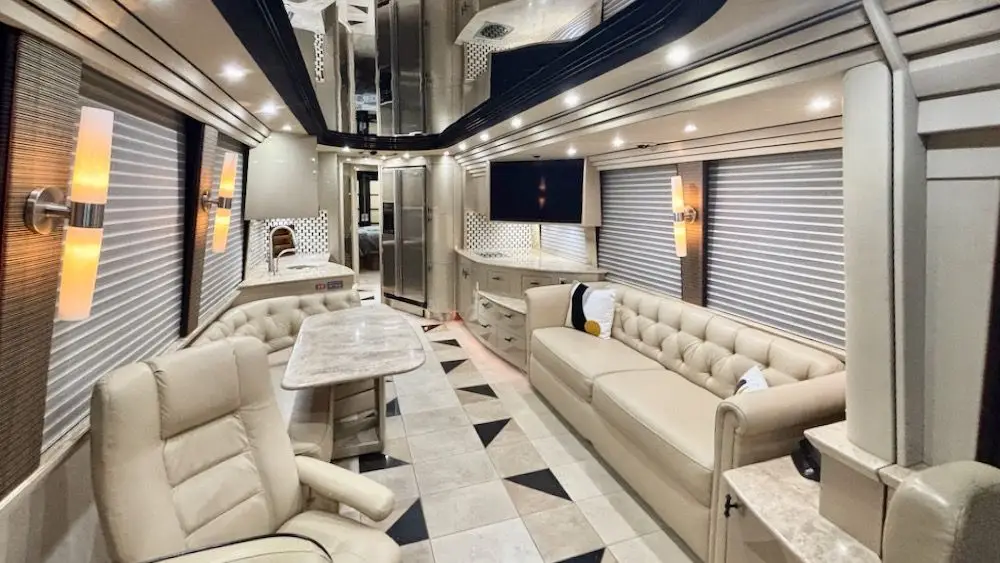 2007 Country Coach – Double Slide