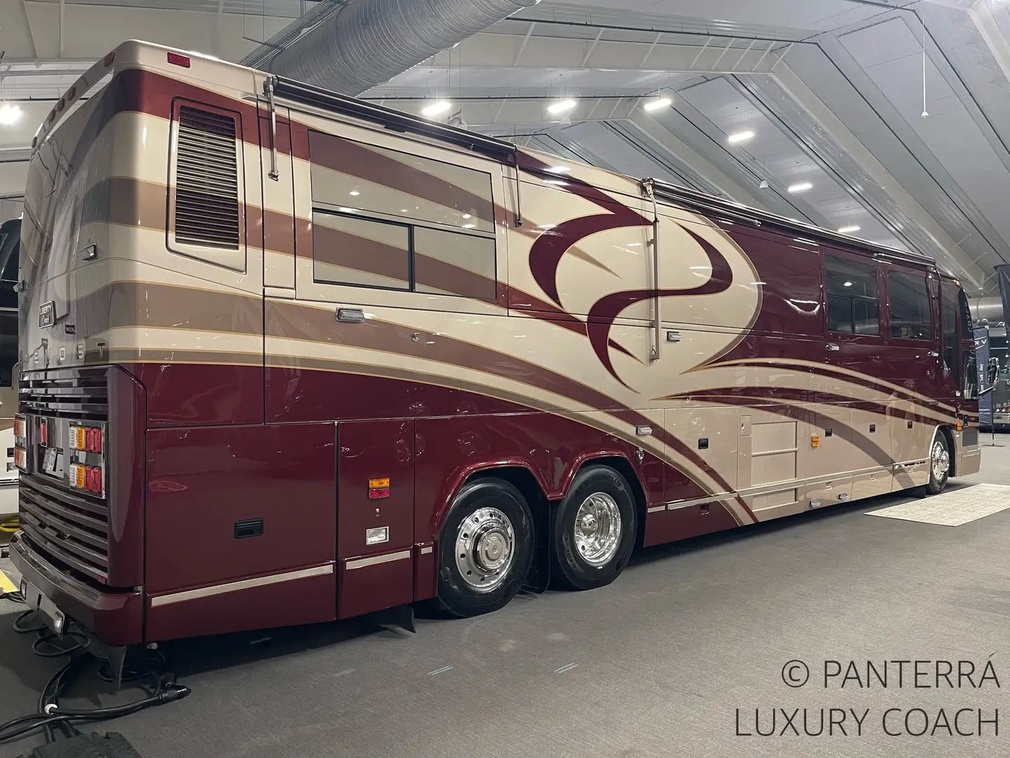 2001 Prevost Liberty Lady Classic H3-45 Non-Slide