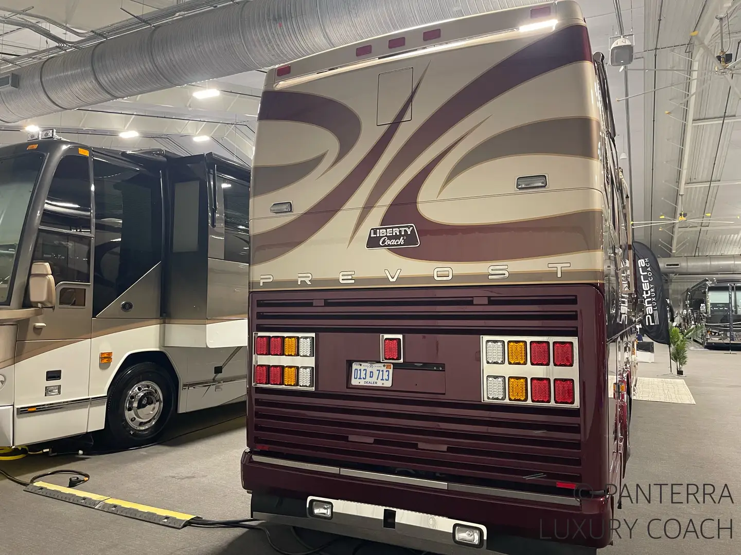 2001 Prevost Liberty Lady Classic H3-45 Non-Slide