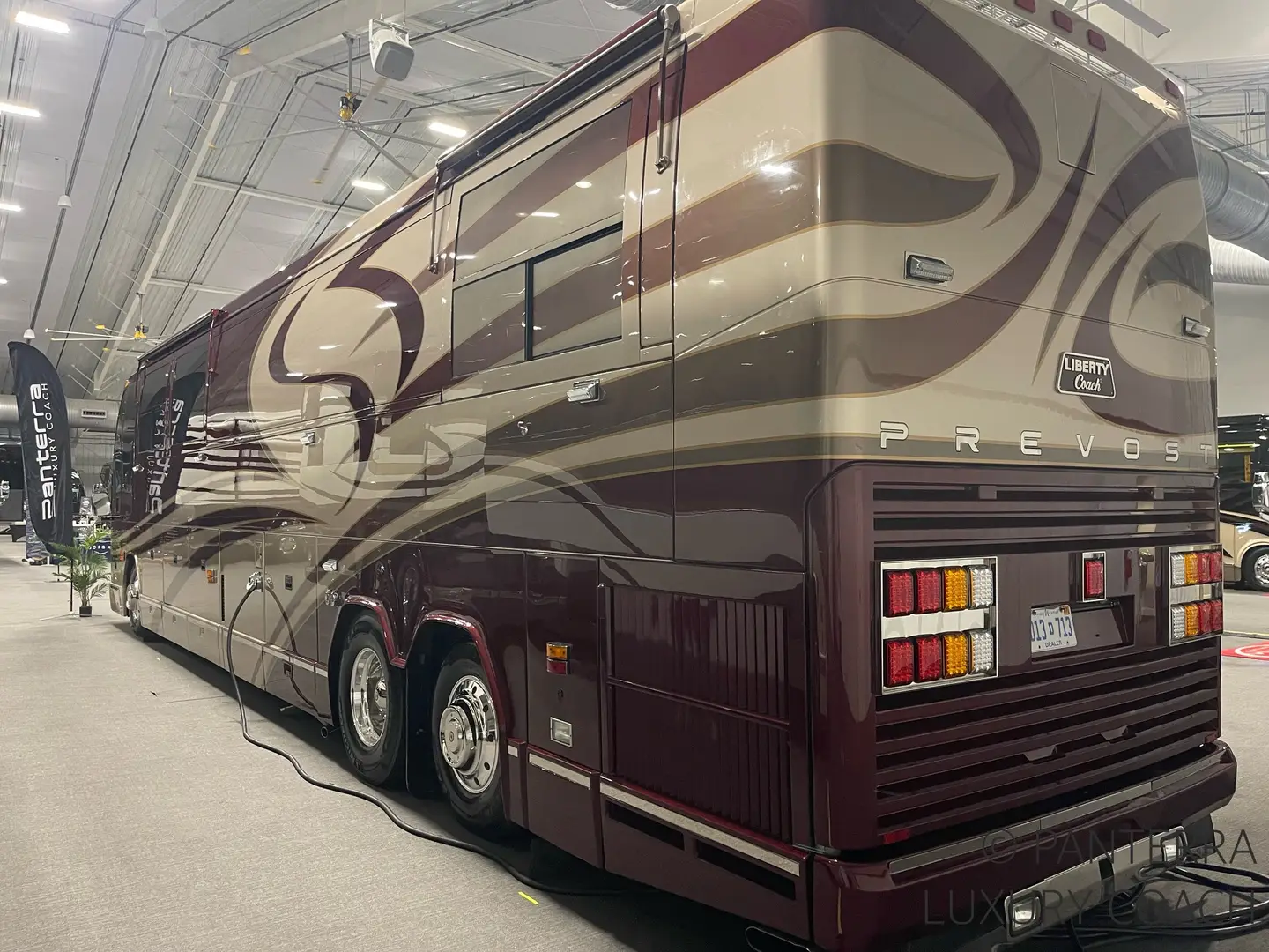 2001 Prevost Liberty Lady Classic H3-45 Non-Slide